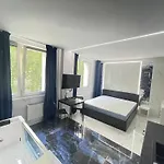 Yourapart Karmelicka Z Jacuzzi Lejlighed Warszawa