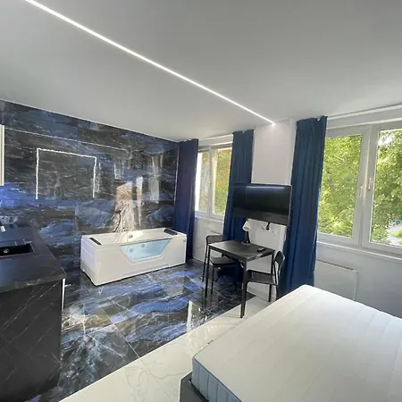 Yourapart Karmelicka Z Jacuzzi Warsaw