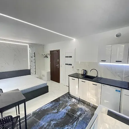 Yourapart Karmelicka Z Jacuzzi * Varşova